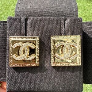 2023P CHANEL RUNWAY SQUARE GOLD TONE CC LOGO WHITE CRYSTALS EARRINGS STUDS STUD